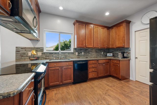 4111 Highgrove Drive, Arlington, TX 76001