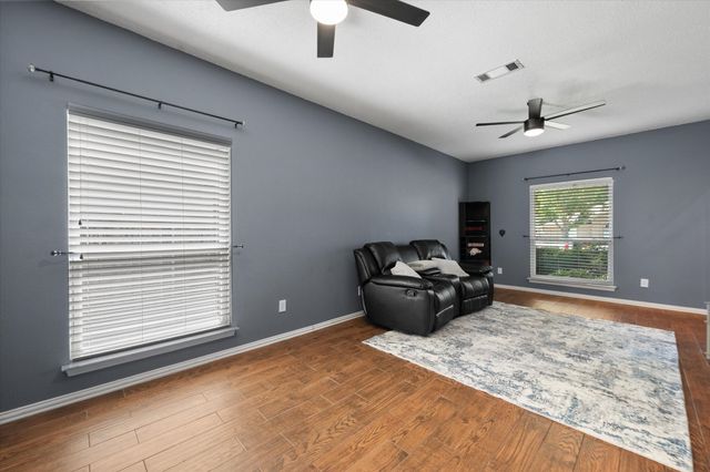 4111 Highgrove Drive, Arlington, TX 76001