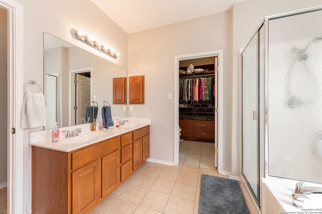 2604 Patron Vlg, Schertz, TX 78108