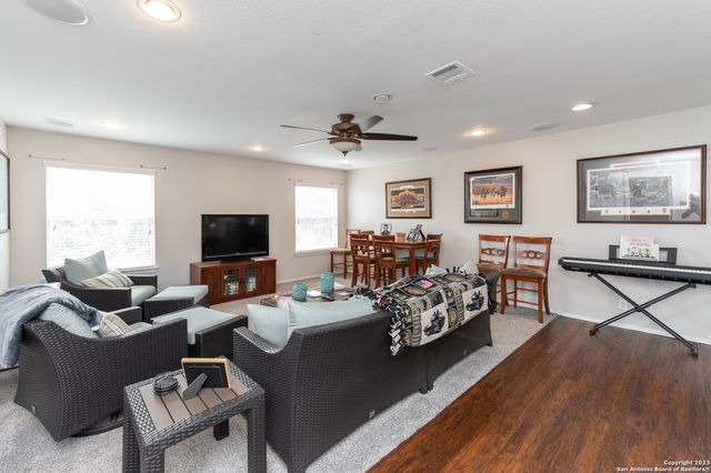 2604 Patron Vlg, Schertz, TX 78108