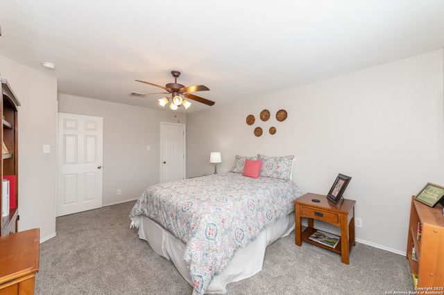 2604 Patron Vlg, Schertz, TX 78108