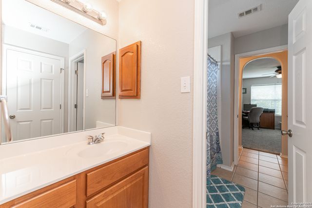 2604 Patron Vlg, Schertz, TX 78108