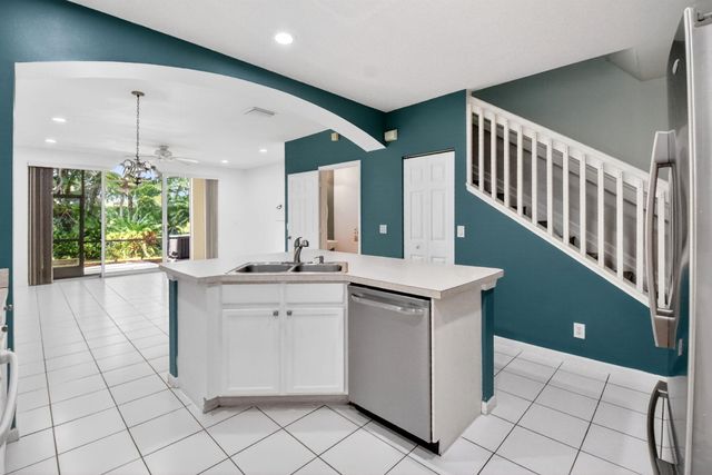 9695 Porta Leona Lane, Boynton Beach, FL 33472