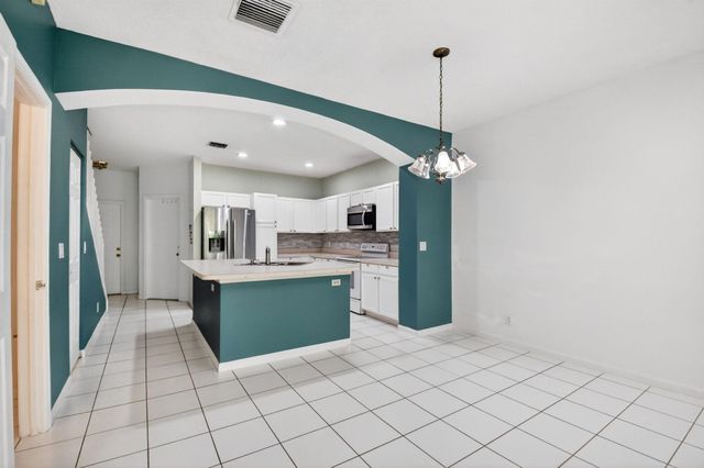 9695 Porta Leona Lane, Boynton Beach, FL 33472