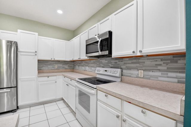 9695 Porta Leona Lane, Boynton Beach, FL 33472