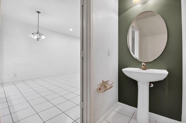 9695 Porta Leona Lane, Boynton Beach, FL 33472