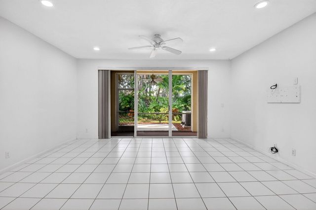 9695 Porta Leona Lane, Boynton Beach, FL 33472