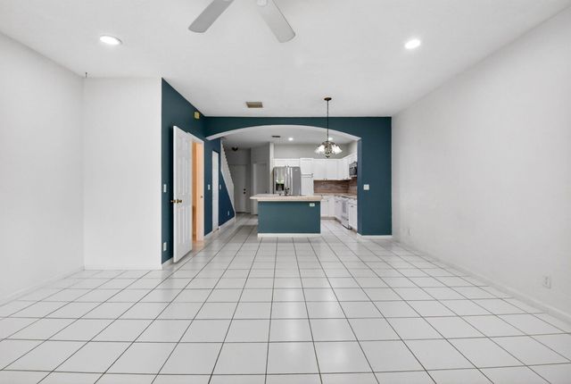 9695 Porta Leona Lane, Boynton Beach, FL 33472
