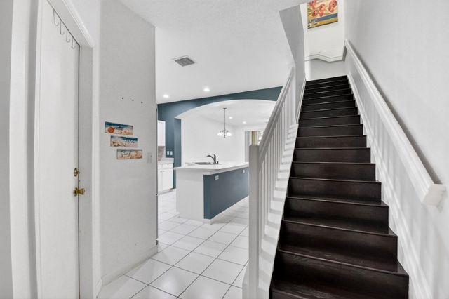 9695 Porta Leona Lane, Boynton Beach, FL 33472