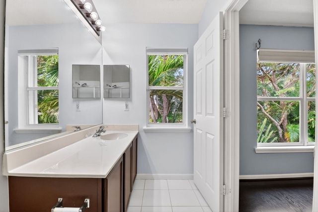 9695 Porta Leona Lane, Boynton Beach, FL 33472