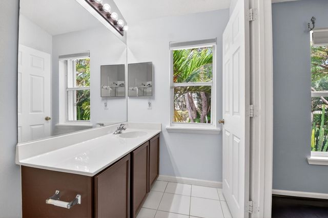 9695 Porta Leona Lane, Boynton Beach, FL 33472