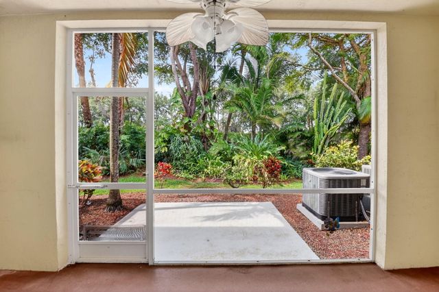 9695 Porta Leona Lane, Boynton Beach, FL 33472