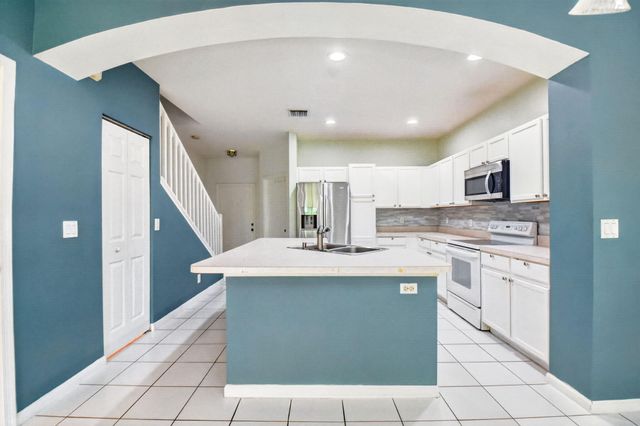 9695 Porta Leona Lane, Boynton Beach, FL 33472