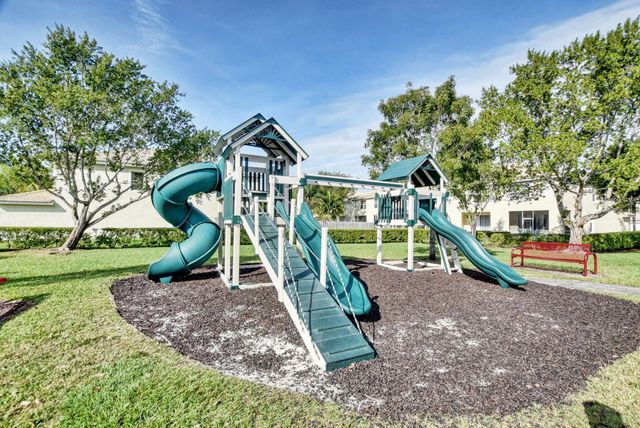 9695 Porta Leona Lane, Boynton Beach, FL 33472