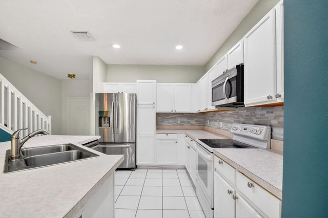 9695 Porta Leona Lane, Boynton Beach, FL 33472