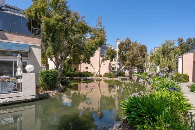 808 Lakeshore Drive, Redwood Shores, CA 94065