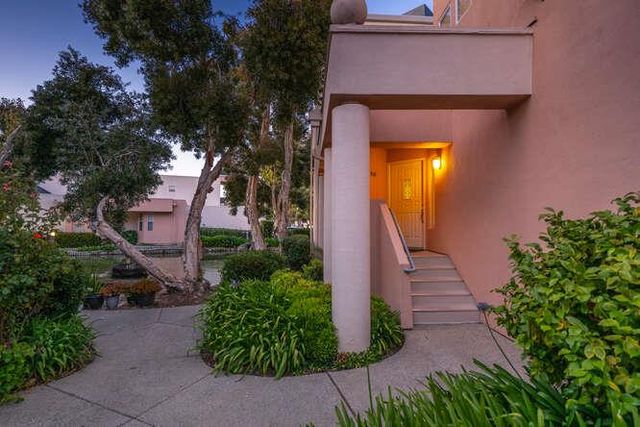 808 Lakeshore Drive, Redwood Shores, CA 94065