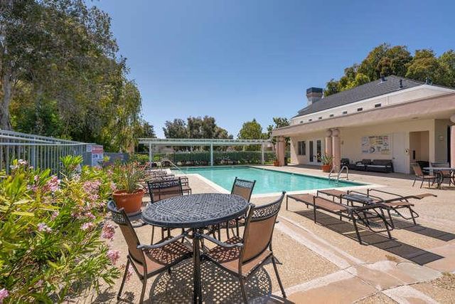 808 Lakeshore Drive, Redwood Shores, CA 94065
