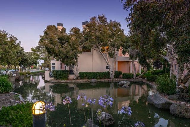 808 Lakeshore Drive, Redwood Shores, CA 94065