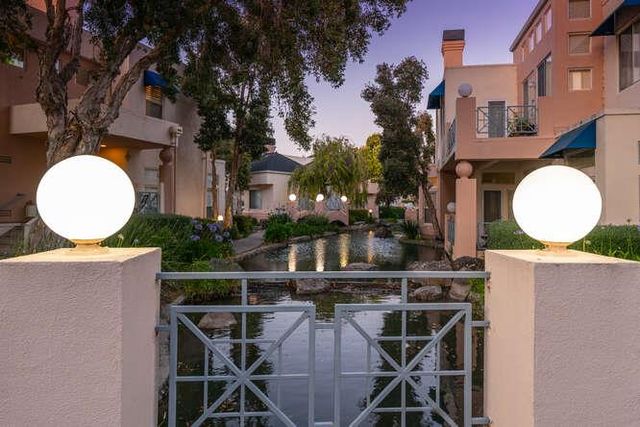 808 Lakeshore Drive, Redwood Shores, CA 94065