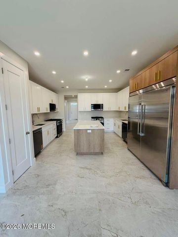 10 Farry Street, Lakewood, NJ 08701