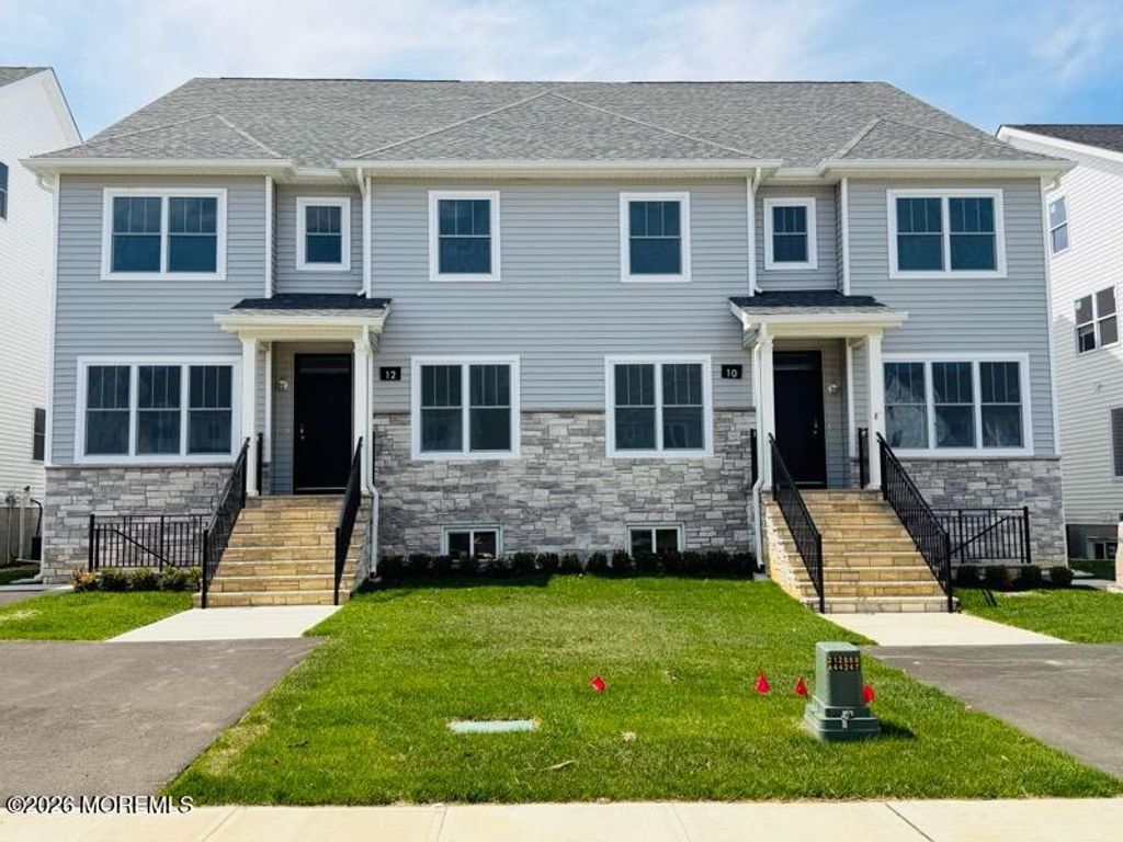 10 Farry Street, Lakewood, NJ 08701