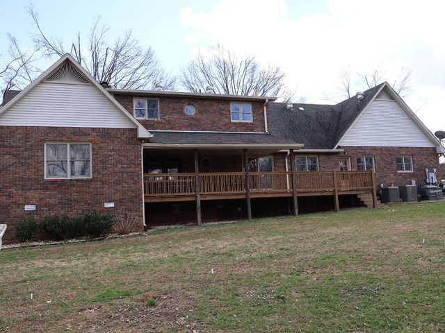 105 Sky St, Lafayette, TN 37083