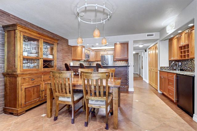 2504 GULF BOULEVARD 304, Indian Rocks Beach, FL 33785