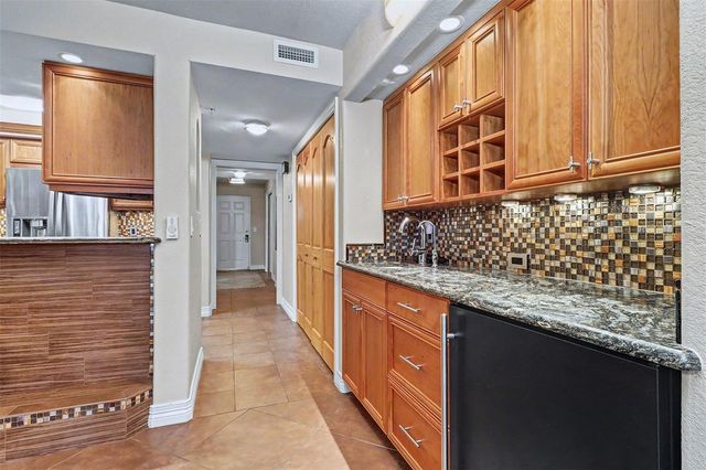 2504 GULF BOULEVARD 304, Indian Rocks Beach, FL 33785