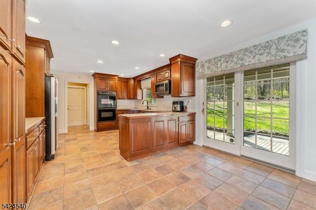 64 Lindbergh Rd, East Amwell Twp., NJ 08551