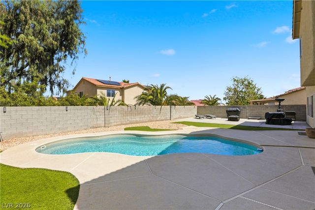 6316 Coyote Valley Court, North Las Vegas, NV 89084