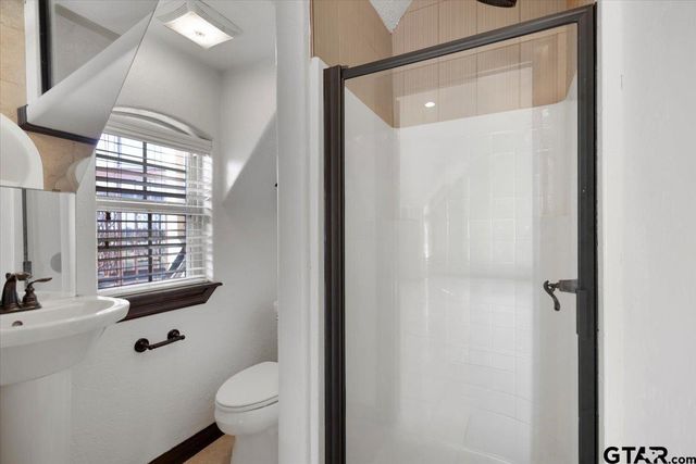 7750 State HWY 110 N, Tyler, TX 75704