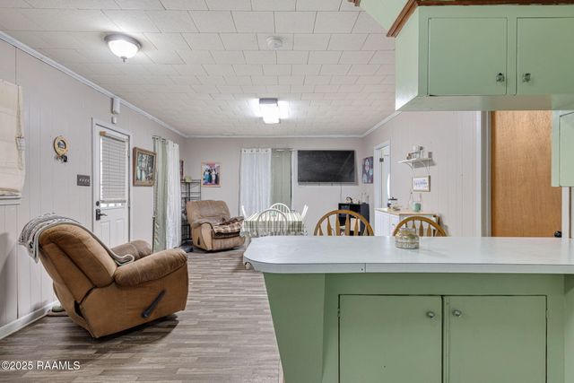 307 N Eleazar Avenue, Kaplan, LA 70548