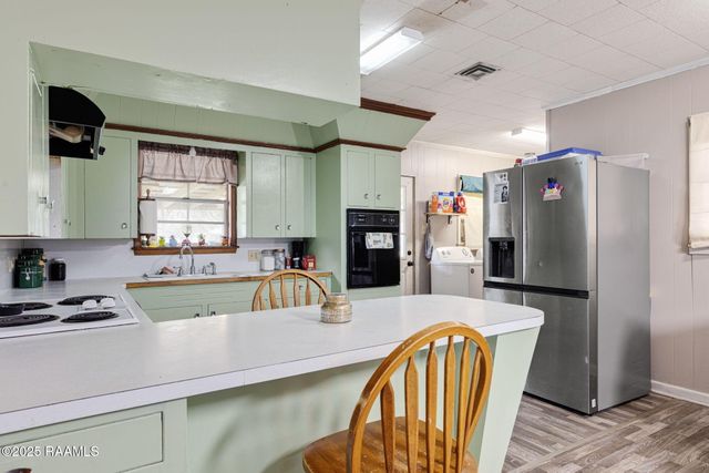 307 N Eleazar Avenue, Kaplan, LA 70548