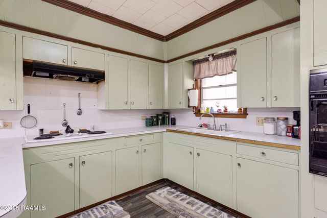 307 N Eleazar Avenue, Kaplan, LA 70548