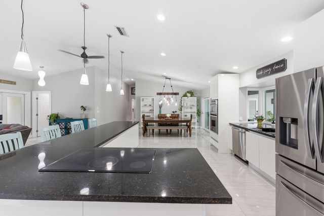 1537 NW 108th Way, Coral Springs, FL 33071