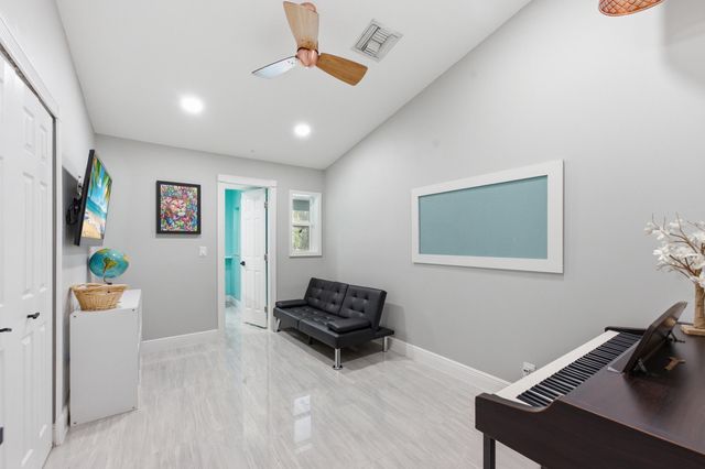 1537 NW 108th Way, Coral Springs, FL 33071