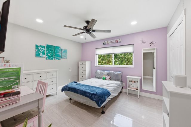 1537 NW 108th Way, Coral Springs, FL 33071