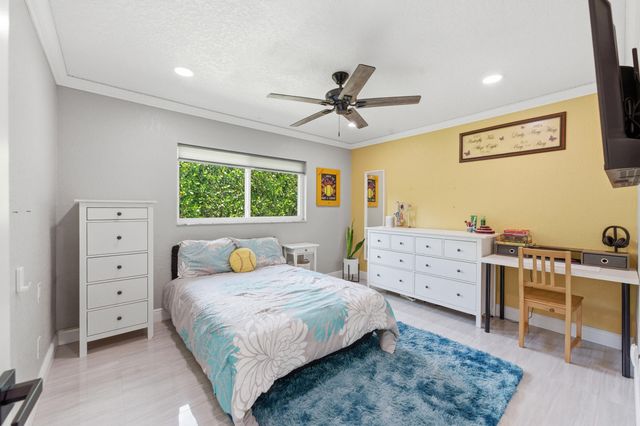 1537 NW 108th Way, Coral Springs, FL 33071