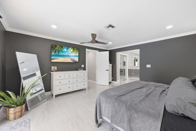 1537 NW 108th Way, Coral Springs, FL 33071