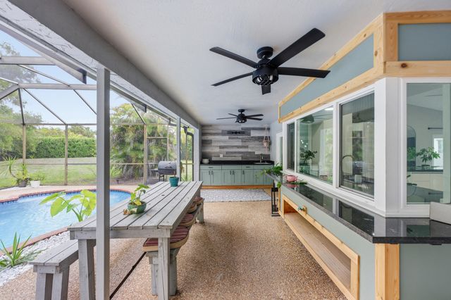 1537 NW 108th Way, Coral Springs, FL 33071