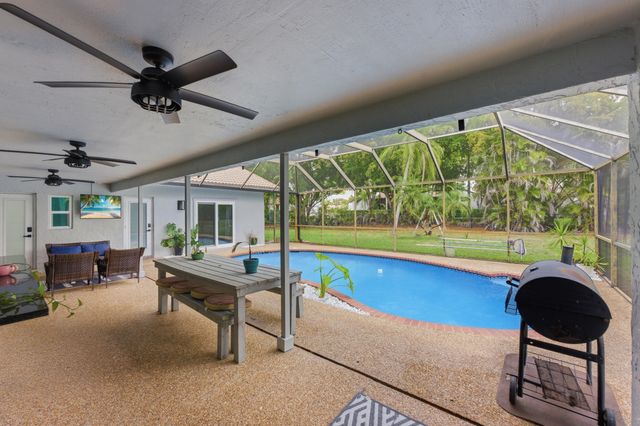 1537 NW 108th Way, Coral Springs, FL 33071