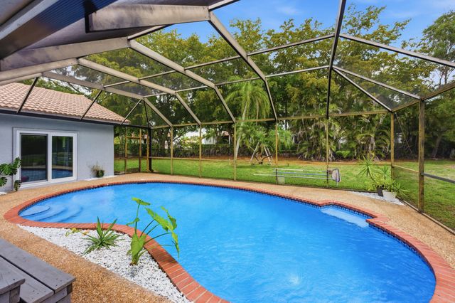 1537 NW 108th Way, Coral Springs, FL 33071