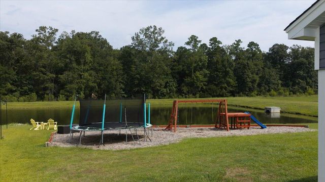 123 Clay Hill Loop, Ridgeville, SC 29472