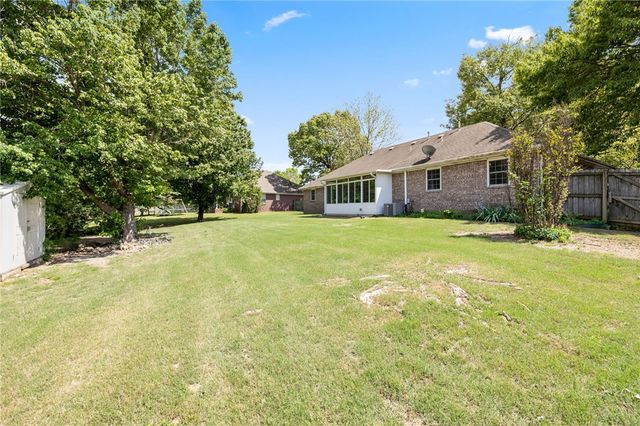 604 Shady Acres Lane, Prairie Grove, AR 72753
