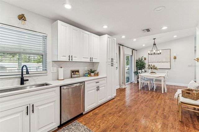 727 LOCUST STREET, Tarpon Springs, FL 34689