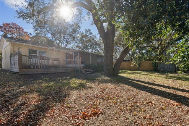 727 LOCUST STREET, Tarpon Springs, FL 34689