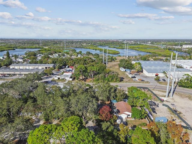 727 LOCUST STREET, Tarpon Springs, FL 34689
