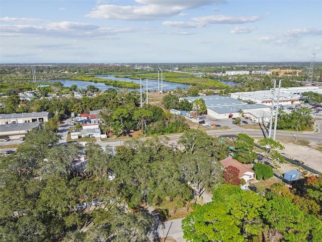 727 LOCUST STREET, Tarpon Springs, FL 34689