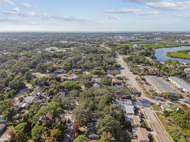 727 LOCUST STREET, Tarpon Springs, FL 34689